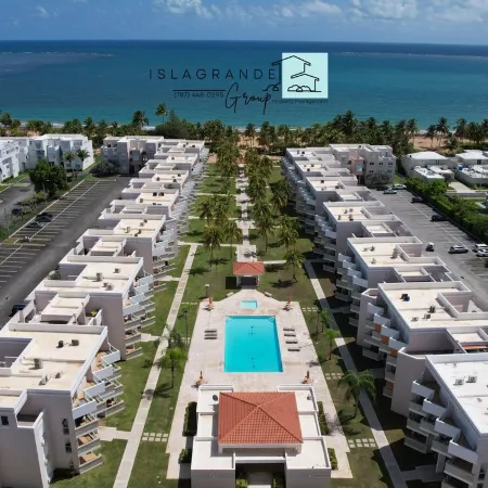 Charming Beachfront Retreat - Wake Up to Waves - 2 BD Apt with AC at Río Grande