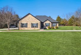 Beaver Lake Getaway  3BR w/ Hot Tub, Fire Pit & Boat Parking!