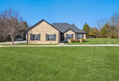 Beaver Lake Getaway  3BR w/ Hot Tub, Fire Pit & Boat Parking!