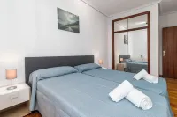 Apt 3H : Spacious and Cozy : Ideal for Families Hotels near Regatón Beach