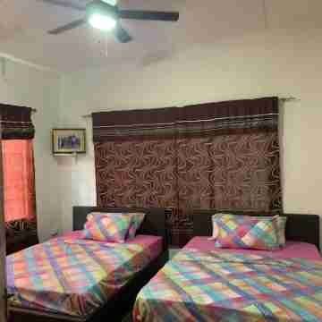 2 Bedroom Fully furnished apartment! Rooms