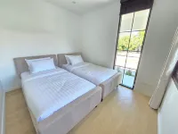 Luxury 3-bedrooms family pool villa with AC and WiFi in good location Hangdong Hotels in San Phak Wan