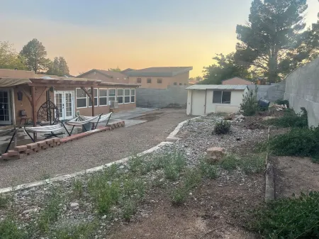 Welcoming 2-bedroom house with AC in Rio Rancho