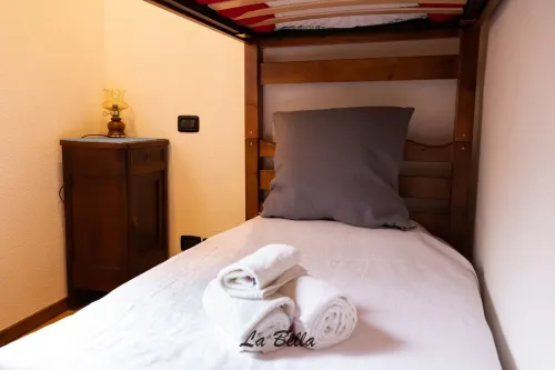 La Bella [Franco's Court]