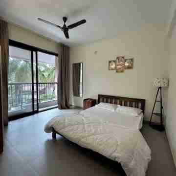 Charming 2-bedroom house with AC, WiFi in marvelous Candolim Rooms