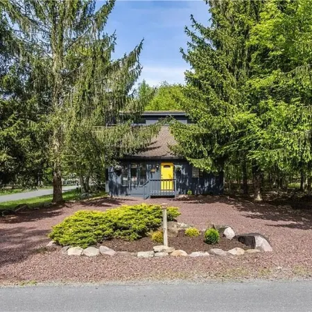 Yellow Door Cabin