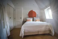 5 O'Clock Somewhere | Luxurious coastal hideaway with massage spa Hotels in Bergen