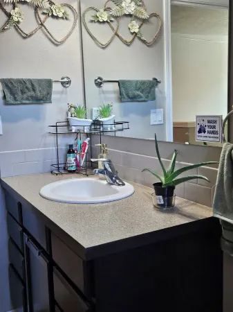 Luxury rental, Spare room Отели рядом с достопримечательностью «Колледж Колумбия Бейсин»