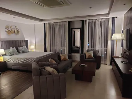 Uptown Studio Residence Отели рядом с достопримечательностью «Лахор Юниверсити оф Менеджмент Сайенсиз»