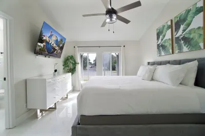 Moxy Luxe - Charming 4-bedroom house with AC and WiFi in delightful Casselberry Hotels near Wilshire Plaza