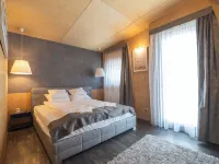 Amazing 3 bedroom villa with outdoor pool next to Budapest Hotéis em Godolloi