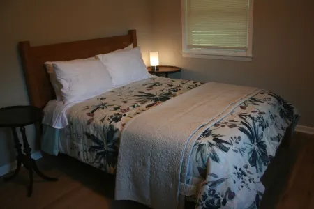 Charming 4-Bedroom Retreat Near UNC