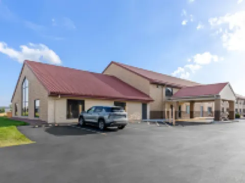 Super 8 by Wyndham Sturtevant/Racine Hotels in Racine County