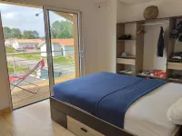 Maison Neuve de 150m2, Avec Piscine Chauffée Face à la Forêt, Proche de la Plage