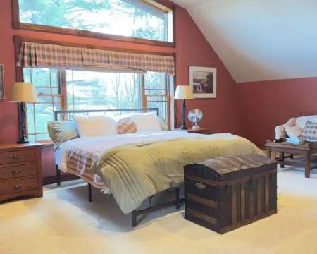 IN-GROUND POOL & FIREPIT, SLEEPS 10, BY LAKE WALLENPAUPACK 帕爾邁拉酒店