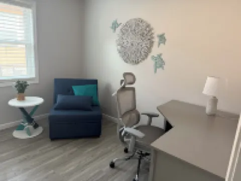 Charming 2-bedroom cottage on one level in delightful Carolina Beach