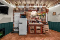 Stay in a Real Silo • Cozy Loft + Electric Fireplace + Full Bath Near Boise