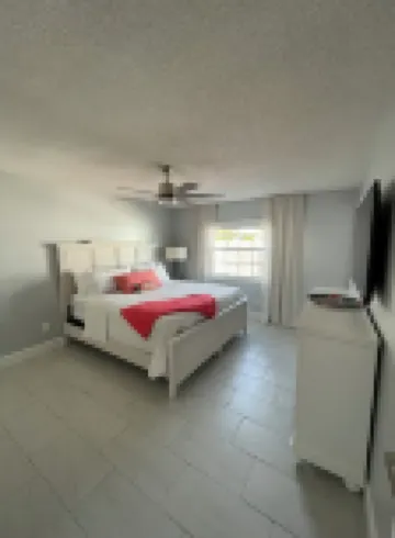 Sunshine Serenity: Island Bliss3bd/2ba Home Close to Cruise Port and Beaches