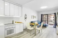 Elegant apartment spectacular swimming pool with chiringuito private parking