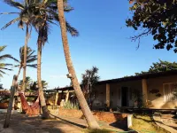 House in Praia do Coqueiro, facing the sea, close to the best tents. Hotels in Coqueiro