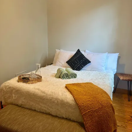 Top Rated - PRIME Location - Parking Free - CLEAN