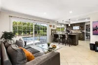 Near Disneyland: Splash-tastic Family Vacation!