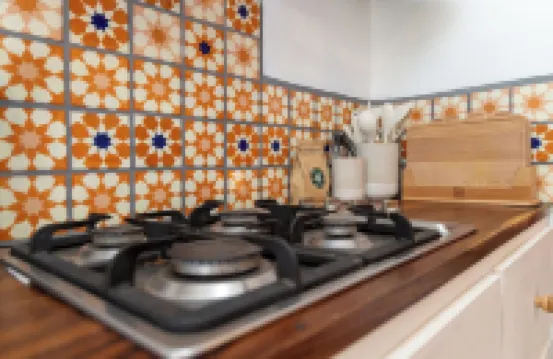 Free Parking, 6min->Beach & DWN, 950Mbps, KingBed, Laundry Service, PetsOK