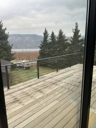 Columbia Gorge playground  Pickleball & Disc Golf  wind-sports Biking Hiking