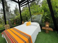 Exclusive DOMO Pyramid Crystal Hotel a Sora