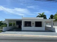Charming 3-bedroom house with WiFi, AC in welcoming Rincón P.R.