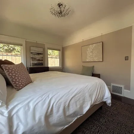 Bungalow 215 - Enchanting Craftsman - 2 B /2 BA - Game Room + Patio