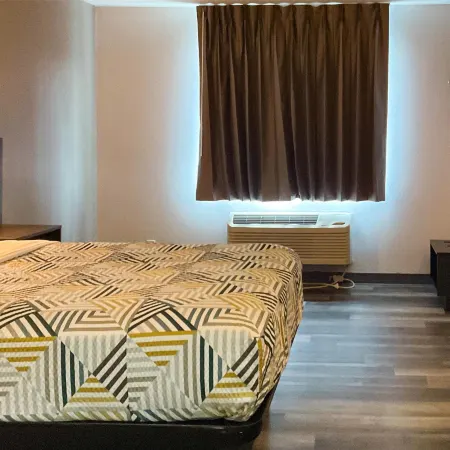 Motel 6 Los Angeles Hollywood Отели рядом с достопримечательностью «Улица Сансет-стрип»