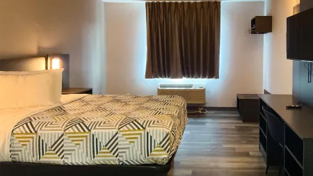 Motel 6 Los Angeles Hollywood Отели рядом с достопримечательностью «Museum of Broken Relationships»