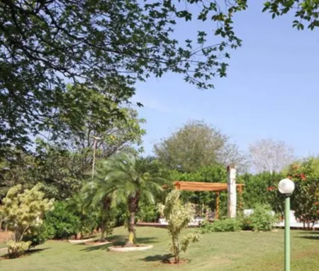 Retreat for up to 20 people, swimming pools, wi-fi, air conditioning, 8 minutes from Termas.