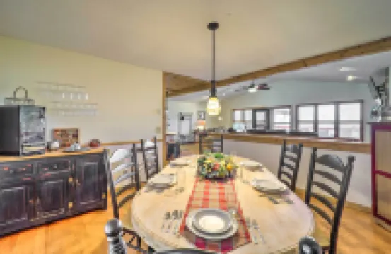 Mtn-View Cabin w/ Deck, 2 Mi to Beech Mtn Slopes!