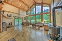 Private Deck & Mtn Views: Family Getaway in Eureka - Parking