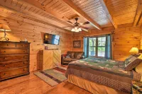 Trenton Cabin w/ Hot Tub - 14 Mi to Lookout Mtn! - 3-Star