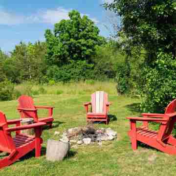 Boutique Retreat House in Prince Edward County. Hotel Exterior