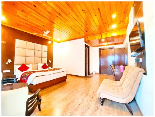 Goroomgo Blue Moon Near Mall Road Bhimtal