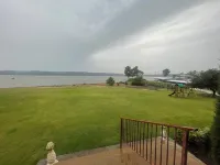 Eagle Beach- Waterfront, Large Beach, Next to Shangri-La - 4-Star