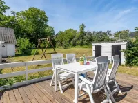 "Gilbert" - 500m from the Sea Hotels in Saeby