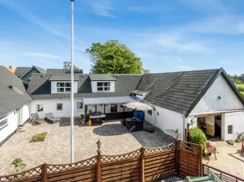 "Veronica" - 700m from the Sea