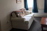 Central 2 Bed Apartment above Great Derry Pub