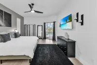 WOW! Luxury Punta Gorda waterfront home; HEATED POOL, golf community; WOW factor - balcony