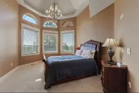 Beautiful Country Villa on 5 Acres, 5 Miles to Downtown Các khách sạn ở 