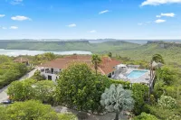 Amazing 360 Views over the Caribbean Sea, 12 Guests and Private Pool