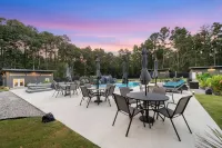 Boutique Resort for Grown-Ups – Hot Tub, Fire Pit, and Chill Vibes- Home 3