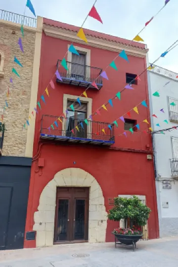 Town house, between sea and mountains, with spa