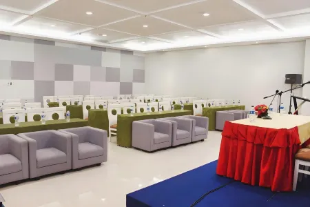 Stori Hotel Ambon Отели в г. Sirimau