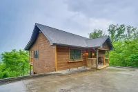 Gatlinburg Cabin in the Clouds: Private Hot Tub - spa